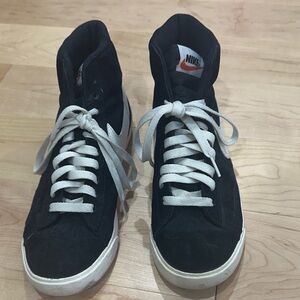 Nike Black and White Sneakers